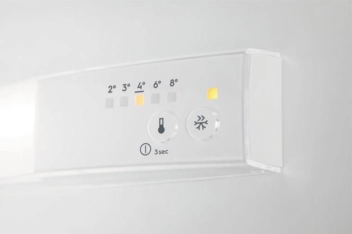 Холодильник Electrolux LND5FE18S 2-хкамерн. белый