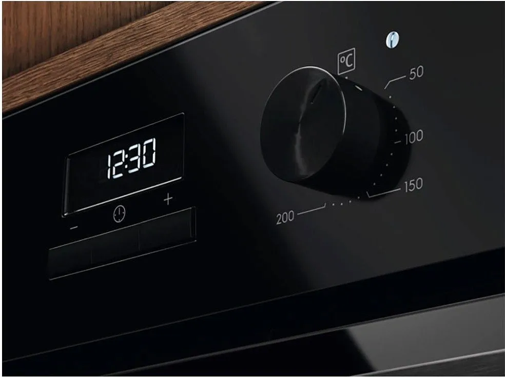 Духовой шкаф Электрический Electrolux LOH3H00BK черный