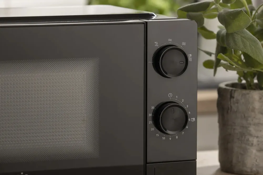 Микроволновая Печь Gorenje MO20CE1B5 20л. 700Вт черный