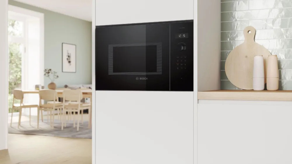 Микроволновая печь Bosch BEL454MB1F 25л. 900Вт черный (встраиваемая)