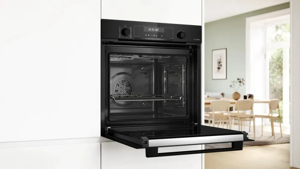 Духовой шкаф Электрический Bosch HBG478CB3 черный