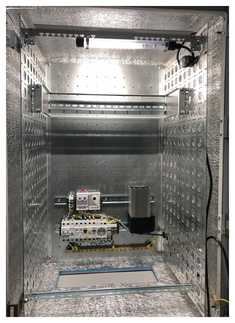 Шкаф коммутационный ЦМО (ШТВ-Н-12.6.5-4ААА-Т1) настенный 12U 600x530мм пер.дв.металл несъемн.бок.пан. 150кг серый 120град. уличный всепогодный с вентилятором с нагревателем укомплектованный